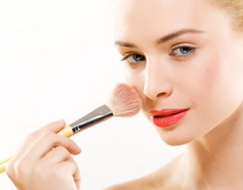 Triki na kosmetyki - jak przedłużyć i wzmocnić ich działanie?